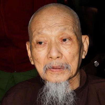 Nhiều tình tiết rúng động trong phiên tòa xét xử ông Lê Tùng Vân về tội loạn luân Nhiều tình tiết rúng động trong phiên tòa xét xử ông Lê Tùng Vân về tội loạn luân