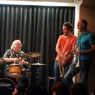 不要留著太多古典樂“過度謹慎”的觀念，怕犯錯怕接受挑戰