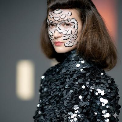 Alexander McQueen Spring 2008 'La Dame Bleue' Backstage | Paris Fashion Week Alexander McQueen Spring 2008 'La Dame Bleue' Backstage | Paris Fashion Week
