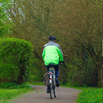 Gardaí encouraging cyclists and pedestrians to wear high-visibility clothing