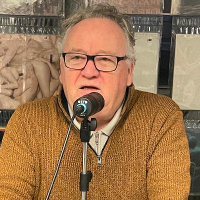 Wim Vriezen is duidelijk over zijn passie: "Muziek is meestal vrolijkheid, zelfs depressieve muziek kan opbeurend zijn."