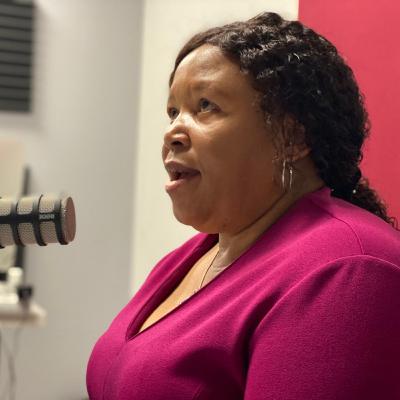 Insengakwazi yamaNdiya nabelungu: UMphathiswa uNkonyeni uyachaza