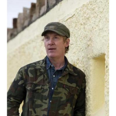 Hector Ó Heochagáin Dives Down Under For New TG4 Travel Series