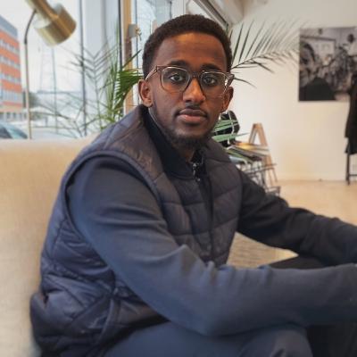 Light as a source of creativity at Rise and Shoot | Yusuf Hussein