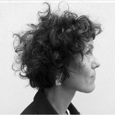 PIA VALENTINIS - nello specchio PIA VALENTINIS - nello specchio