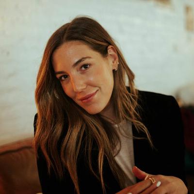 Jacqueline Gould - @jacqgould