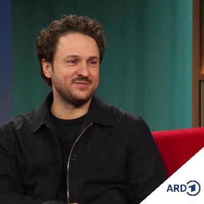 Dimitrij Schaad über die neue Comedy-Serie "Kacken an der Havel" Dimitrij Schaad über die neue Comedy-Serie "Kacken an der Havel"