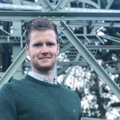 Damien Ó Dónaill, Clár Reachtaire le RTÉ Raidió na Gaeltachta.