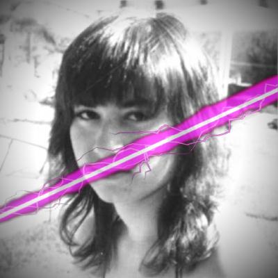 Interview - Linda Castellani - The Dark-Haired Girl