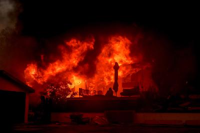 El incendio que casi acaba con Dick Van Dyke: "Estos chicos salvaron mi vida"