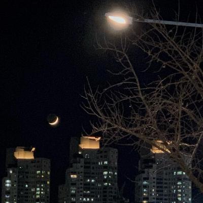 Perihal hidup kita di bulan oktober (oktrouble)