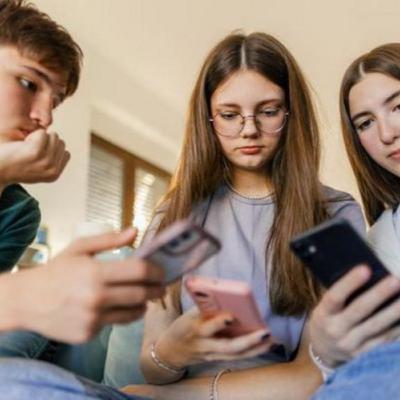 Sự kiện luận bàn - Australia “đóng cửa” mạng xã hội với trẻ em: Cuộc thí nghiệm lớn của thời đại số Sự kiện luận bàn - Australia “đóng cửa” mạng xã hội với trẻ em: Cuộc thí nghiệm lớn của thời đại số