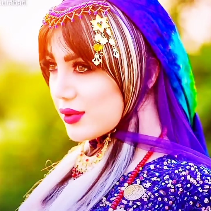 باز خوانی ترانه همیشه ماندگار گل باوینه توسط بانو آیدا شاه قاسمی