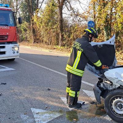 Scontro tra auto in zona Laghetto: due feriti Scontro tra auto in zona Laghetto: due feriti