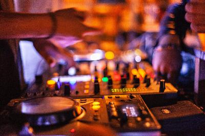 5tracks #000 – Techno with SickSpud (CH)