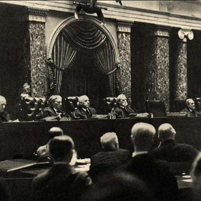 S8 Ep201: Joseph Postell suggests correcting the Chadha precedent by adopting a view of severability where delegations of power are unconstitutional without the accompanying legislative veto. He notes that the War Powers Resolution remains a rare exception where Co S8 Ep201: Joseph Postell suggests correcting the Chadha precedent by adopting a view of severability where delegations of power are unconstitutional without the accompanying legislative veto. He notes that the War Powers Resolution remains a rare exception where Co