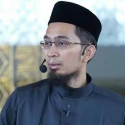 Ust. Adi Hidayat II USIA IDEAL UNTUK ANAK BERPUASA II Kajian Parenting Under 10 Minutes Ust. Adi Hidayat II USIA IDEAL UNTUK ANAK BERPUASA II Kajian Parenting Under 10 Minutes