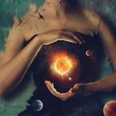 Mantenerse en el centro conectados a la Fuente Creadora Mantenerse en el centro conectados a la Fuente Creadora