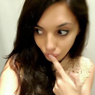 Episode 10 - Amanda’s Almost Famous: You Heard It Here First!