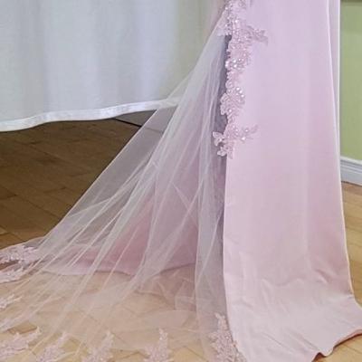 Retouches de robes d'invitée à Montréal, Laval Retouches de robes d'invitée à Montréal, Laval