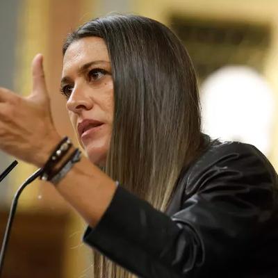 Economistas critican la atención al cliente en catalán: «Es un acuerdo político que no favorece a las empresas»