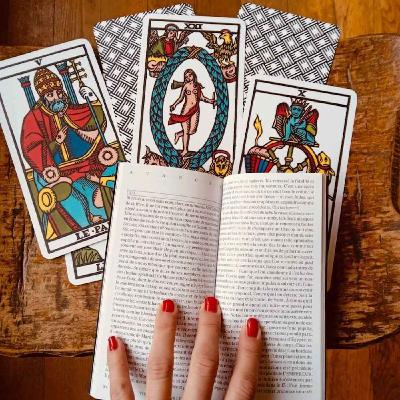 "Le tarot divinatoire, c'est une psychanalyse en accéléré !" (Thomas Perino) "Le tarot divinatoire, c'est une psychanalyse en accéléré !" (Thomas Perino)