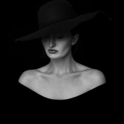 BLACK..🖤🖤🖤