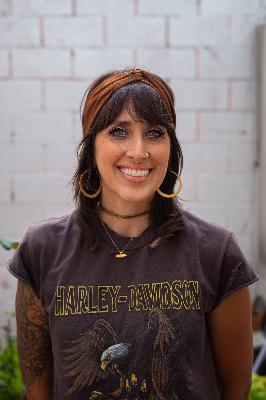 Ep.018 Knees in the breeze with Amanda Davila