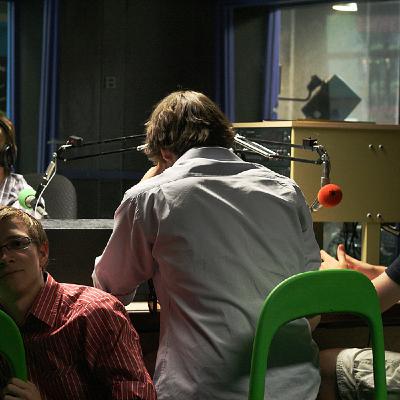 Left, Right, and Centre: Very Popular With Fans, Both Young and Old (08/09/2009)