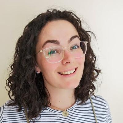 Póilín Nic Géidigh.