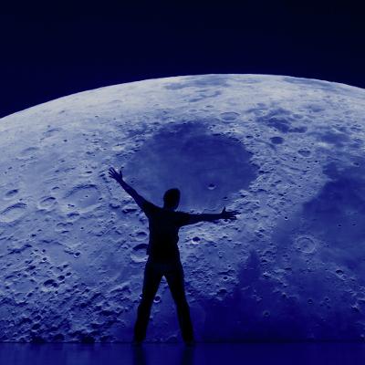 פרק 17: הירח מתארח