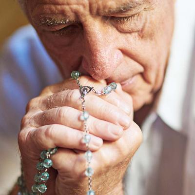 A Husband’s Quiet “Yes” to the Rosary (Family Rosary Across America)
