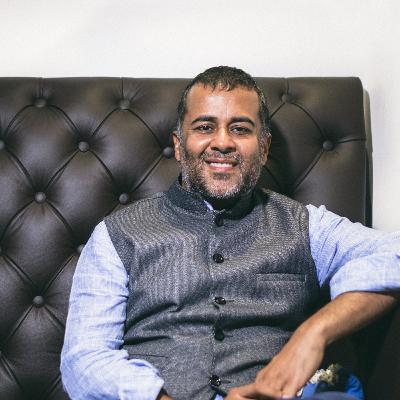 Chetan Bhagat - Tumhara lukkhapan tumhe lukkhi life dega (kadwa sach! )