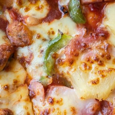 Pineapple on pizza and drinking milky coffee in the afternoon – crimes against Italian cooking