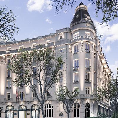 Padre de la hotelería moderna.