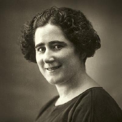 T06E05: Clara Campoamor (1888-1972), abogada, escritora, política y defensora de los derechos de la mujer española
