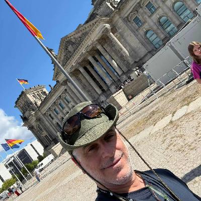 Episode 636 Featuring Serf William - Fiddle Player, Ax Aficionado, Educator and Our Resident Historian