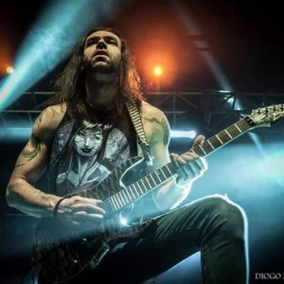 “O momento em que o Paul Diano entra no estúdio pra gente ensaiar é uma grande lembrança...”