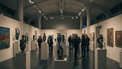 Tips for Selling at Trade Shows, Art Galleries, and Craft Shows –  EP24