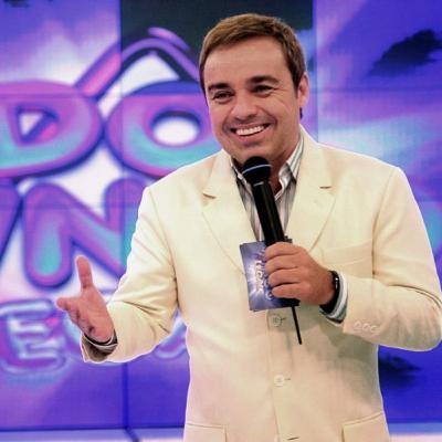 DOMINGO LEGAL 30 ANOS - Só quem viveu sabe. Um dos programas LENDÁRIOS da TV brasileira até hoje!