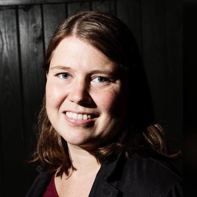 Dritt'n i midt'n - Sylvia snakker med Julia Hunt fra Roskildefestivalen