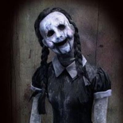 PEMBACAAN CERPEN: KISAH MISTIS LAPANGAN BELAKANG SEKOLAH