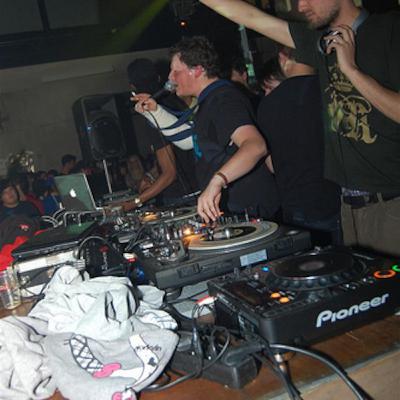 WCM 105: Dunda B WCM 105: Dunda B