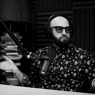 Павел Сеньков. Танцор Свободного Балета Валерия Терешкина, Барбер, мой друг, создатель эвентов, диджей и творец. Открыл первый барбершоп в Красноярске.
