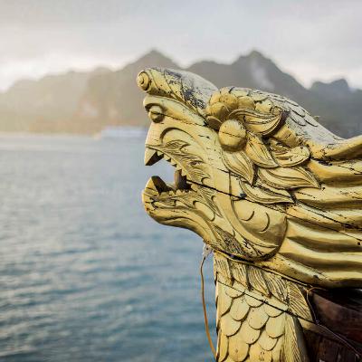 THE LAND OF THE SOUTH-EAST ASIAN DRAGONS : HALONG BAY THE LAND OF THE SOUTH-EAST ASIAN DRAGONS : HALONG BAY