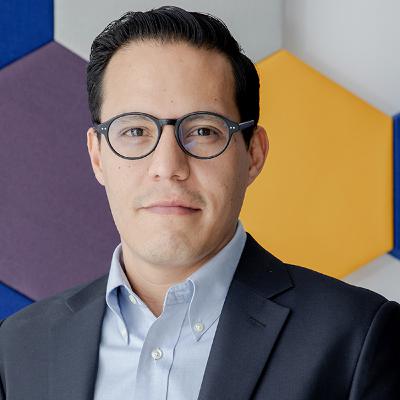 #10 - PIENSA como un CEO - Julio Ordaz - CEO AstraZeneca México