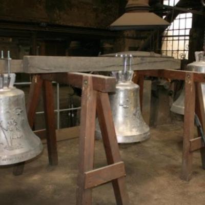 Neue Glocken der Petrikirche Brumby rufen erstmals zum Gebet