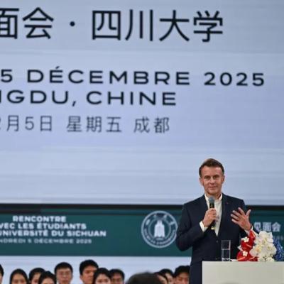 French President Visits Chengdu 法国总统到成都 | Learn Chinese with Yoyo Mo