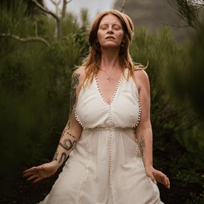 Plötzlich multiple Ganzkörper-Orgasmen auf der Yogamatte – mein erstes Kundalini-Erwachen Plötzlich multiple Ganzkörper-Orgasmen auf der Yogamatte – mein erstes Kundalini-Erwachen