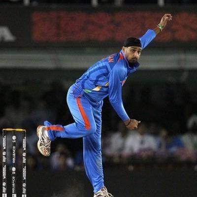 आज क्या हुआ ?Harbhajan can't spin it, in social media.